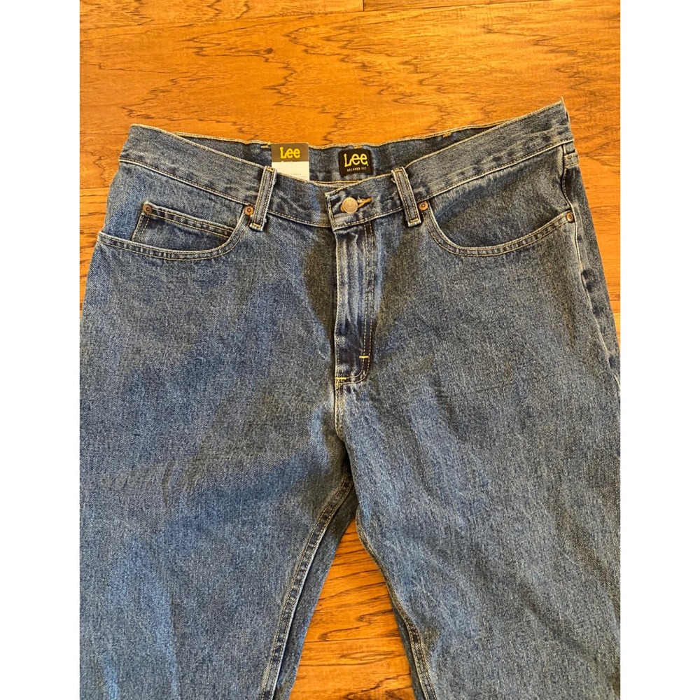 Lee Mens Relaxed Fit Straight Leg Jeans Medium Wash 36x30 New With Tags - Picture 2 of 8